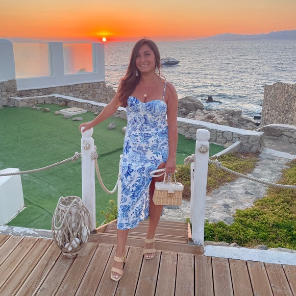 Meet your Posher, Jennie - Picture 1 of 1